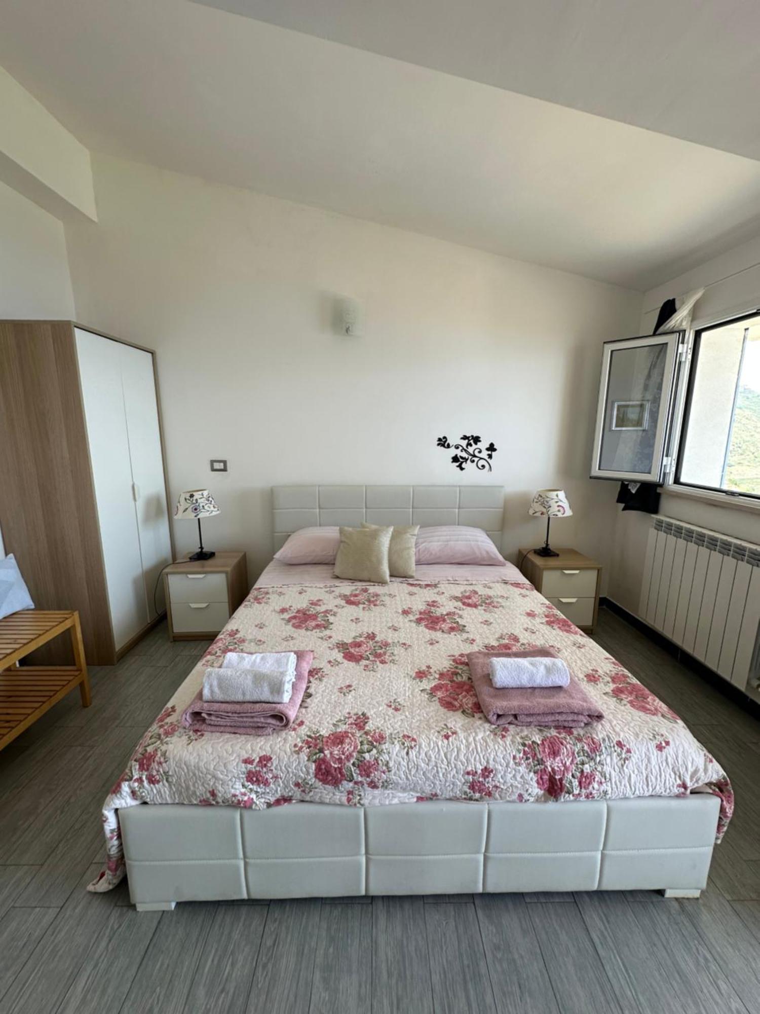 Blue Sky House Bed & Breakfast Taormina Exterior photo