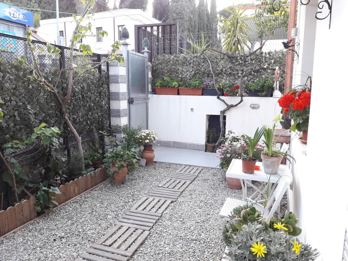 Blue Sky House Bed & Breakfast Taormina Exterior photo